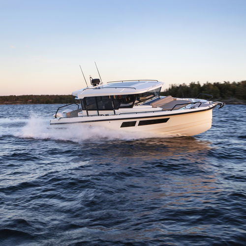 Vedette hors-bord - 35 Cabin Tourer - QUARKEN Boats - bimoteur / hard-top / max. 10 personnes