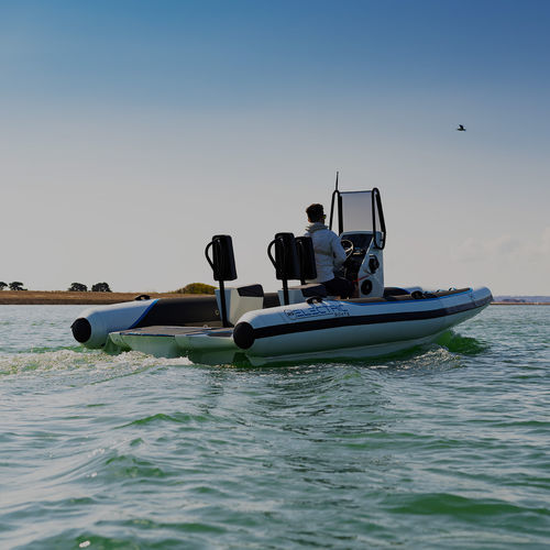 Bateau pneumatique in-bord - Pulse 63 - RS Electric Boats Ltd ...