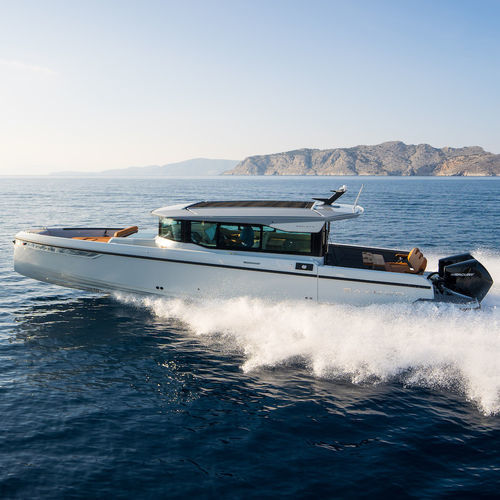 Vedette hors-bord - 320 GTC - Saxdor Yachts Oy - bimoteur / carène à redan / avec timonerie