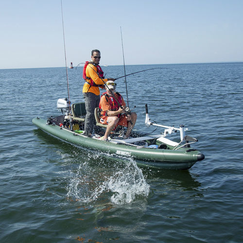 Bateau pneumatique hors-bord - FishSkiff™ 16 - SeaEagle.com - semi-rigide / open / pour la pêche