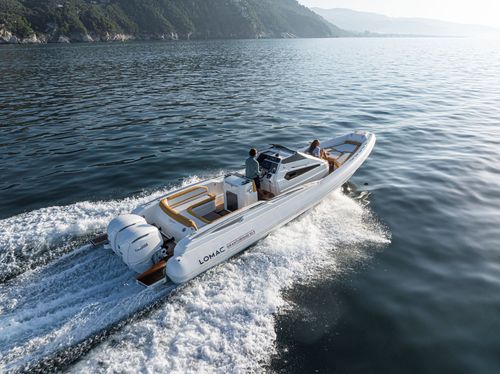 Bateau pneumatique hors-bord - GRANTURISMO 10.5 - Lomac - bimoteur / semi-rigide / à console centrale