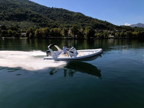 Bateau pneumatique hors-bord - EUFORIA 660 - Lomac - semi-rigide / open / à console centrale