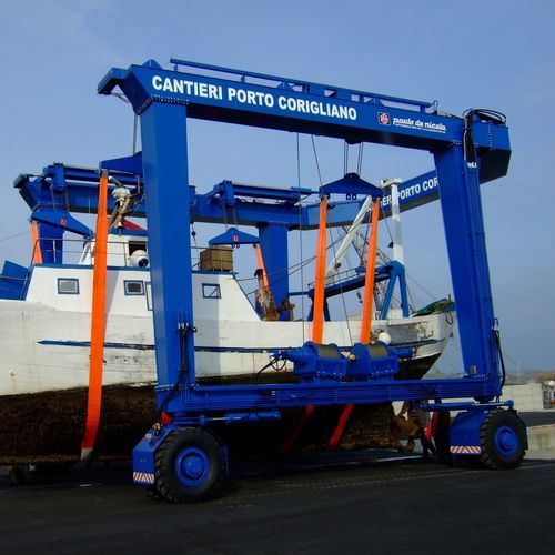 Travel lift contrôlé à distance - 100V - Eden Tech Srl - toutes roues directrices / quatre roues motrices / direction Ackermann