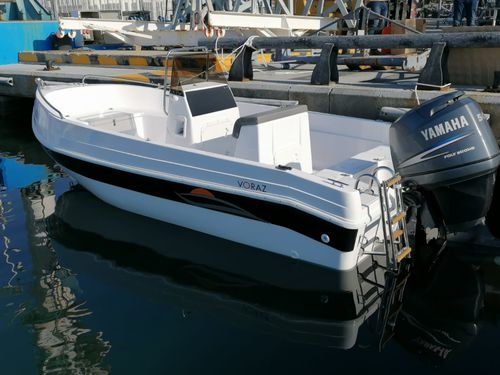 Coque open hors-bord - VORAZ  475 OPEN - VORAZ Astilleros - à console centrale / de randonnée / de pêche