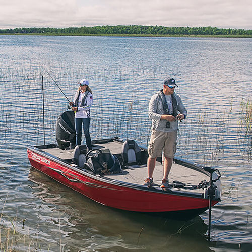 Bass boat hors-bord - 1850 HAWK  - Crestliner - à double console / de pêche sportive / en aluminium