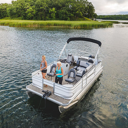 Bateau ponton hors-bord - 220 RALLY - Crestliner - de ski nautique / de pêche sportive / en aluminium