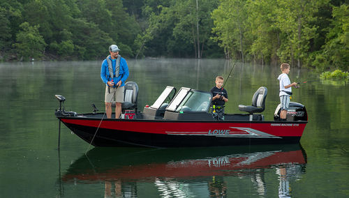 Bass boat hors-bord - FM 1775 WT - Lowe - à double console / open / de pêche sportive