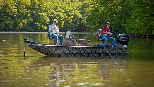 Jon boat hors-bord - Roughneck 1660 Pathfinder - Lowe - à console centrale / open / de pêche sportive