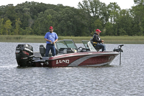 Runabout hors-bord - 202 PRO-V GL - Lund - à double console / bow-rider / de pêche