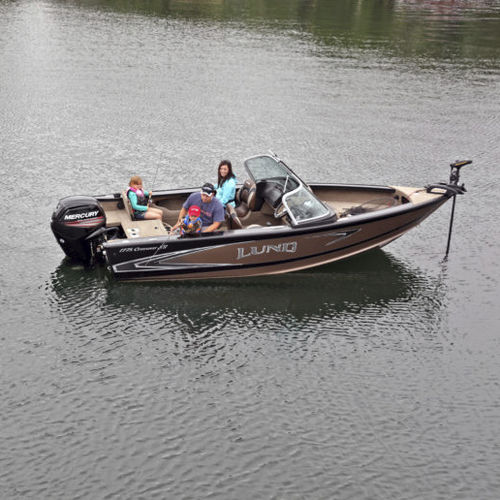 Runabout hors-bord - 1775 CROSSOVER XS - Lund - à double console / bow-rider / de ski nautique