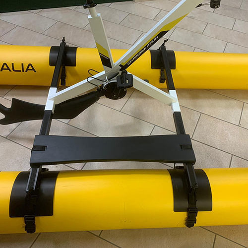 Repose-pied - Footrest platform. - WATERBIKE ITALIA