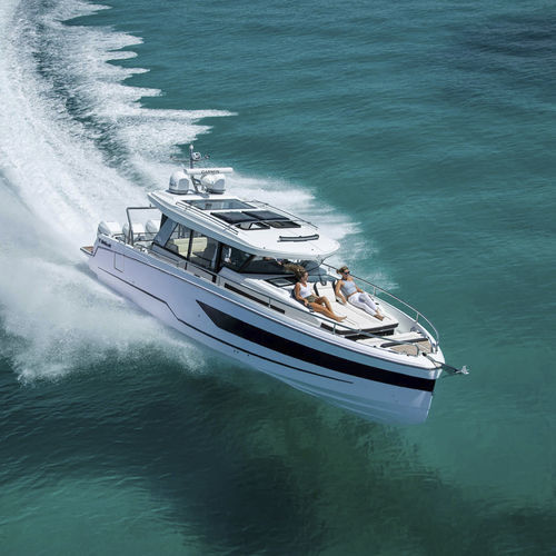 Vedette hors-bord - 38 Explorer - Wellcraft - trimoteur / hard-top / offshore