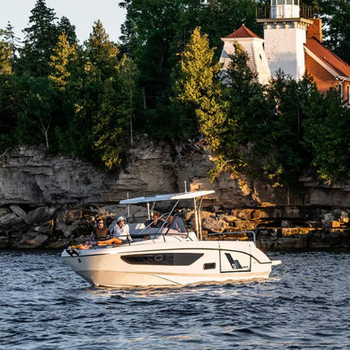 Cabin-cruiser hors-bord - Flyer 9 SUNdeck - Bénéteau Motorboats - bimoteur / open / de pêche sportive