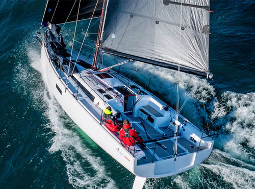 Voilier de course - First 36 SE - Bénéteau Sailboats - de course-croisière / 3 cabines / 7 couchages