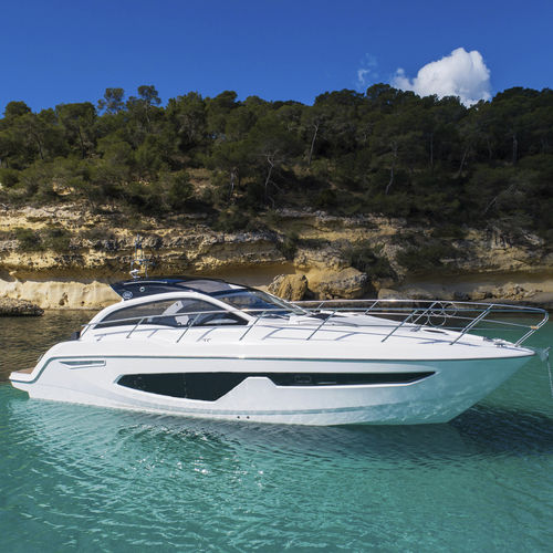Vedette in-bord - C38 - Sessa Marine - bimoteur / coque planante / hard-top