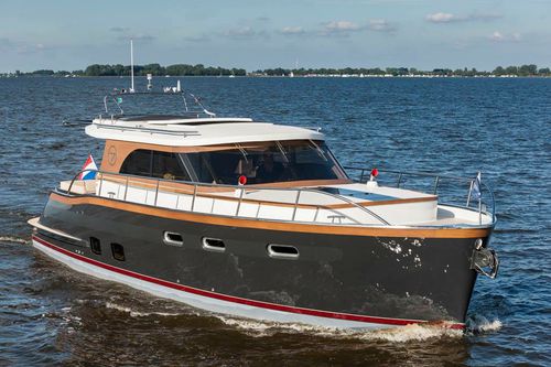 Vedette in-bord - Majestic 1300 OC - Aquanaut - hard-top / 1 cabine / 6 couchages