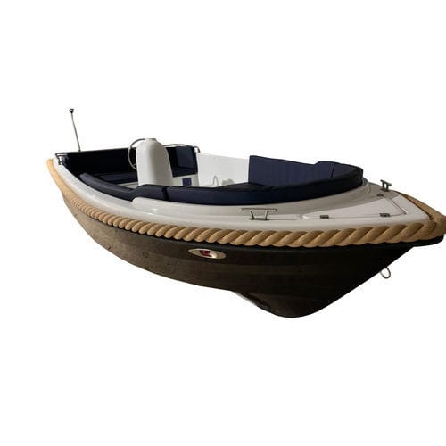 Coque open hors-bord - V440 - Boatbuilding Motor Yacht Sp. Z o.o. - semi-rigide / à console centrale / traditionnelle