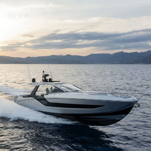 Vedette hors-bord - VERVE 48 - Azimut - trimoteur / open / à double console
