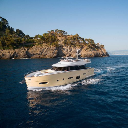 Motor-yacht de croisière - MAGELLANO 66 - Azimut - à fly / V-drive / 3 cabines