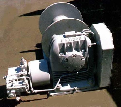 Treuil pour navire - TW-100-A-PC - Petrel International - pour bateau / de remorquage / pour manoeuvre d'ancre