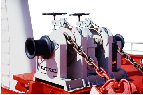 Treuil pour navire - AW-14-DD  - Petrel International - pour manoeuvre d'ancre / à entraînement hydraulique / double tambour