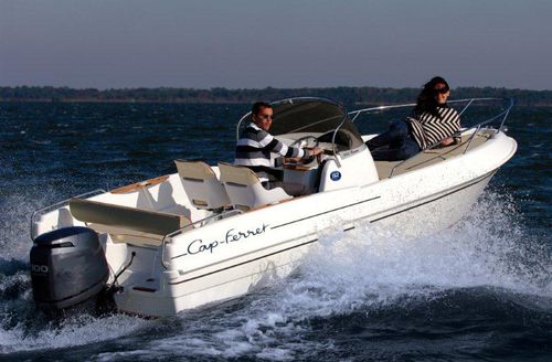 Coque open hors-bord - Cap-Ferret 552 - B2 marine - à console centrale / max. 6 personnes / T-Top