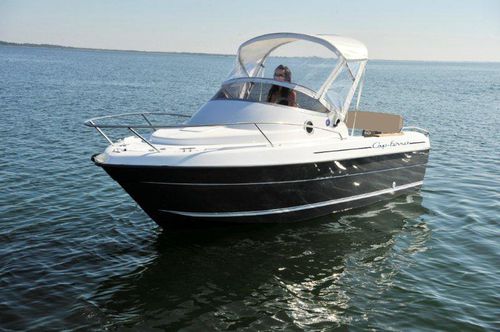 Day-cruiser hors-bord - Cap-Ferret 522 - B2 marine - open / max. 6 personnes / max. 5 personnes