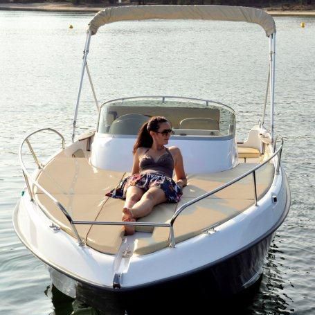Day-cruiser hors-bord - Cap-Ferret 672 - B2 marine - open / à console centrale / max. 6 personnes