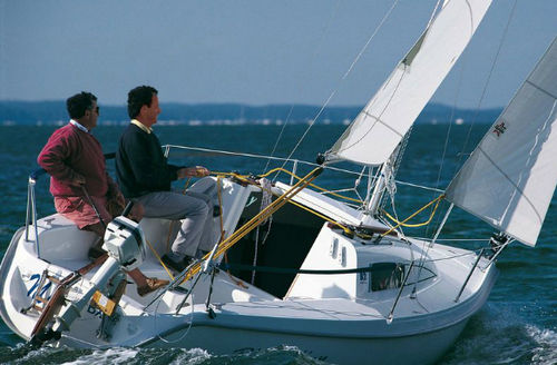 Voilier de croisière - BLUE DJINN - B2 marine - 4 couchages / à quille relevable