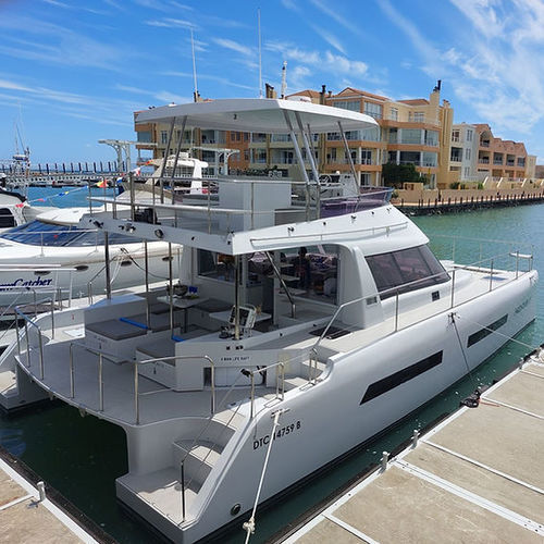 Vedette catamaran - R4 - Ocean Renegade - in-bord / électrique / hybride