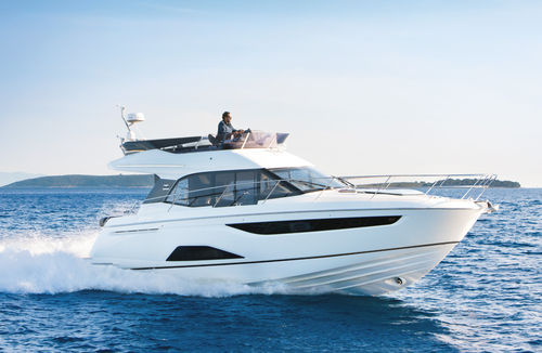 Vedette in-bord - R40 - BAVARIA YACHT - bimoteur / hard-top / à fly