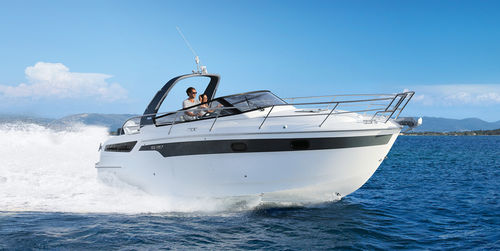 Cabin-cruiser in-bord - S30 - BAVARIA YACHT - open / à double console / de sport