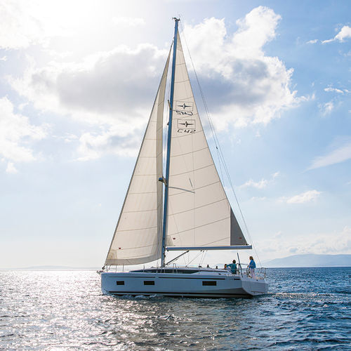 Voilier de croisière - C42E  - BAVARIA YACHT - 2 cabines / 3 cabines / bout-dehors