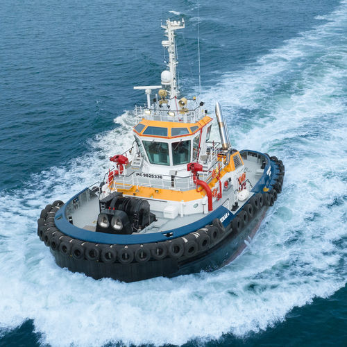 Bateau professionnel remorqueur - RAmparts 2300 - UZMAR SHIPYARD - in-bord