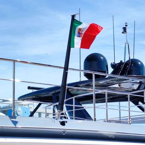 Porte-drapeau pour yacht - LA LUCENTE INOX - en carbone