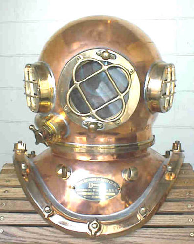 Casque de plongée à usage professionnel - 29134 - DESCO Corporation