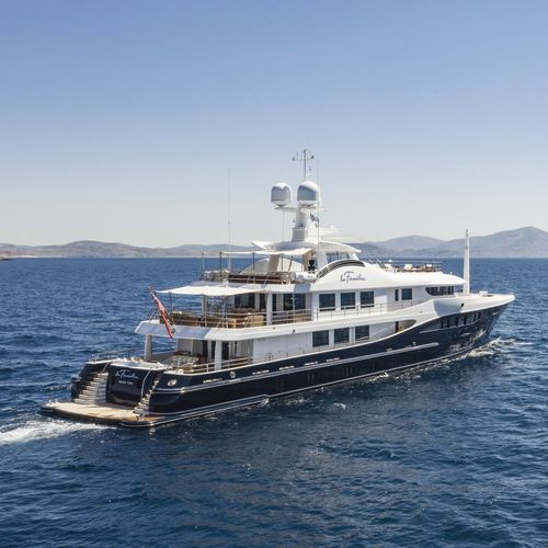Mega-yacht de croisière - LA FAMILIA - Amels - avec timonerie / avec héliport / sur mesure