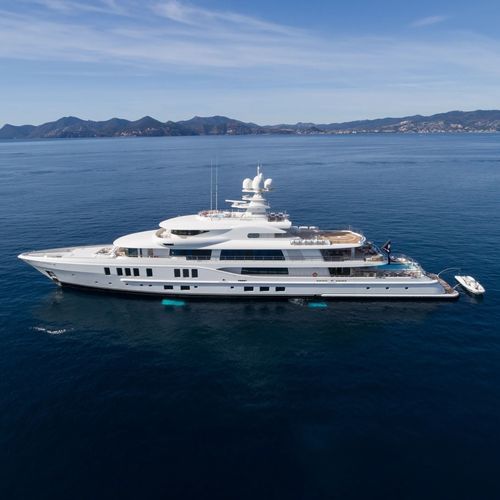 Mega-yacht de croisière - NEW DREAMS - Amels - raised pilothouse / avec piscine / avec héliport
