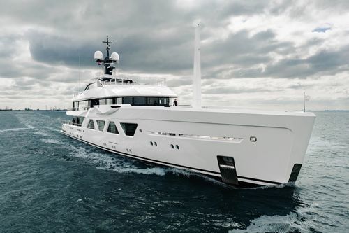 Mega-yacht de charter - QU2 - Amels - raised pilothouse