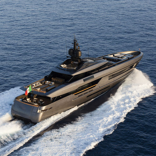 Mega-yacht de croisière - LUCKY ME - Baglietto spa - avec timonerie / 6 cabines / en aluminium