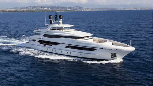 Mega-yacht de croisière - MR T - Baglietto spa - raised pilothouse