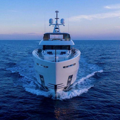 Mega-yacht de croisière - C - Baglietto spa - raised pilothouse