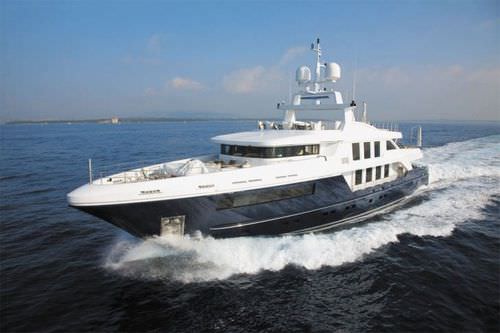 Super-yacht de croisière - CLICIA  - Baglietto spa - avec timonerie / coque à déplacement / en aluminium