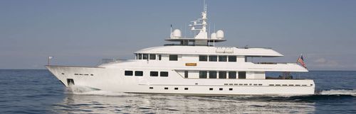Mega-yacht de luxe rapide - INGOT - Burger Boat Company - classique / raised pilothouse / coque à déplacement