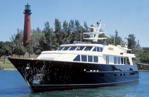 Super-yacht de croisière - SERENITY - Burger Boat Company - classique / à fly / à déplacement