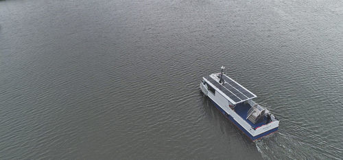 Bateau de transport de fret et de passagers - ASP-20 - Ampereship GmbH - multicoque / électrique / coque rigide