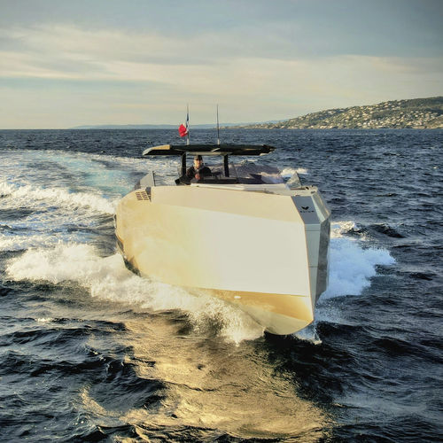 Vedette in-bord - 42  - Alium Yachts - bimoteur / coque planante / open
