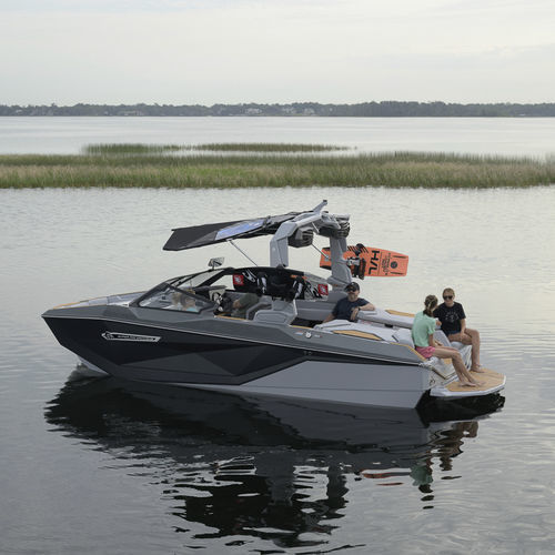 Runabout de wakeboard - G21 - Nautique Boat Company - in-bord / à double console / bow-rider