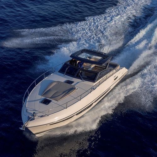 Vedette in-bord - 44 - Fiart Mare - bimoteur / open / à double console