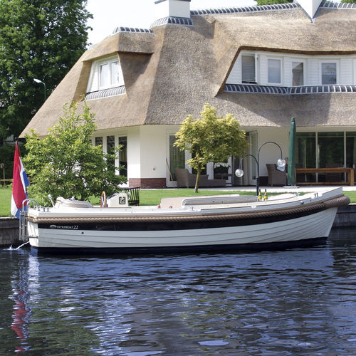 Barque in-bord - 22 XPLORER - Interboat - open / à console centrale / max. 6 personnes